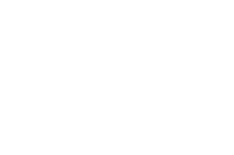 großes Schlafzimmer mit Doppelbett